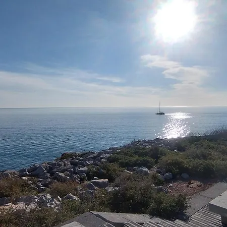 Appartement 2 Pièces à Avec Balcon Et Climatisation - Fr-1-338-625 Sète