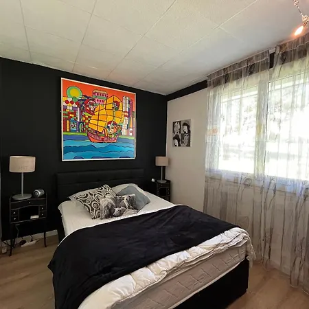 2 Pièces à Avec Balcon Et Climatisation - Fr-1-338-625 Appartement