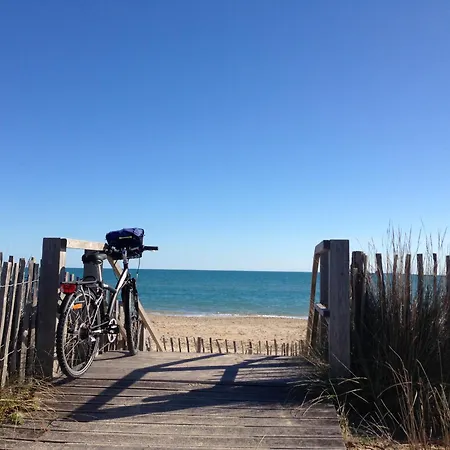 Appartement 2 Pièces à Avec Balcon Et Climatisation - Fr-1-338-625